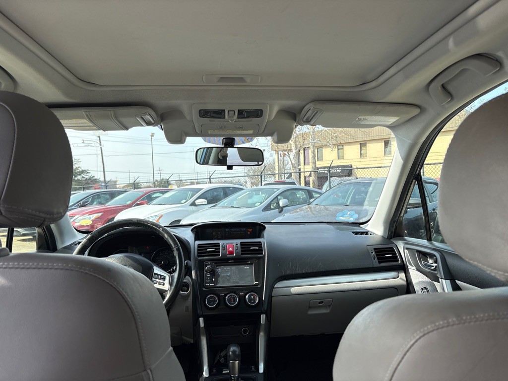 2015 Subaru Forester Image 17