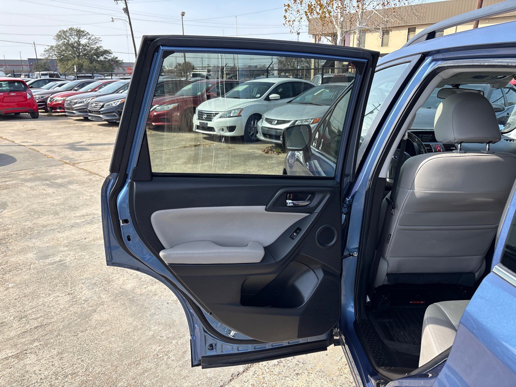 2015 Subaru Forester Image 18
