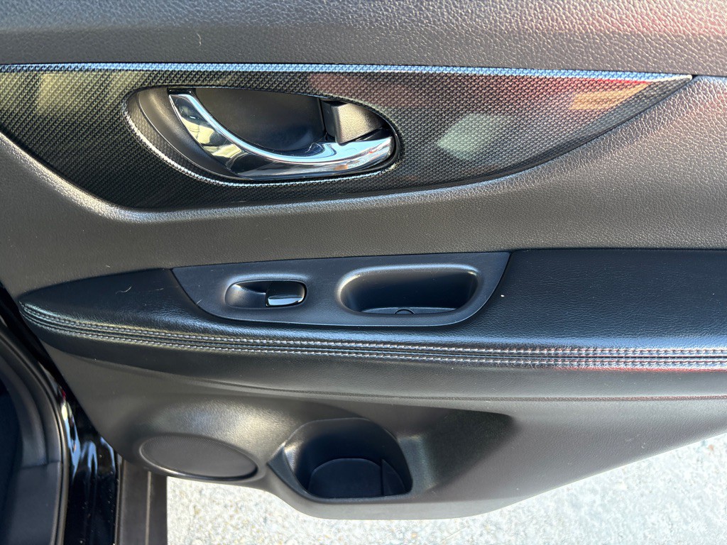 2014 Nissan Rogue Image 24