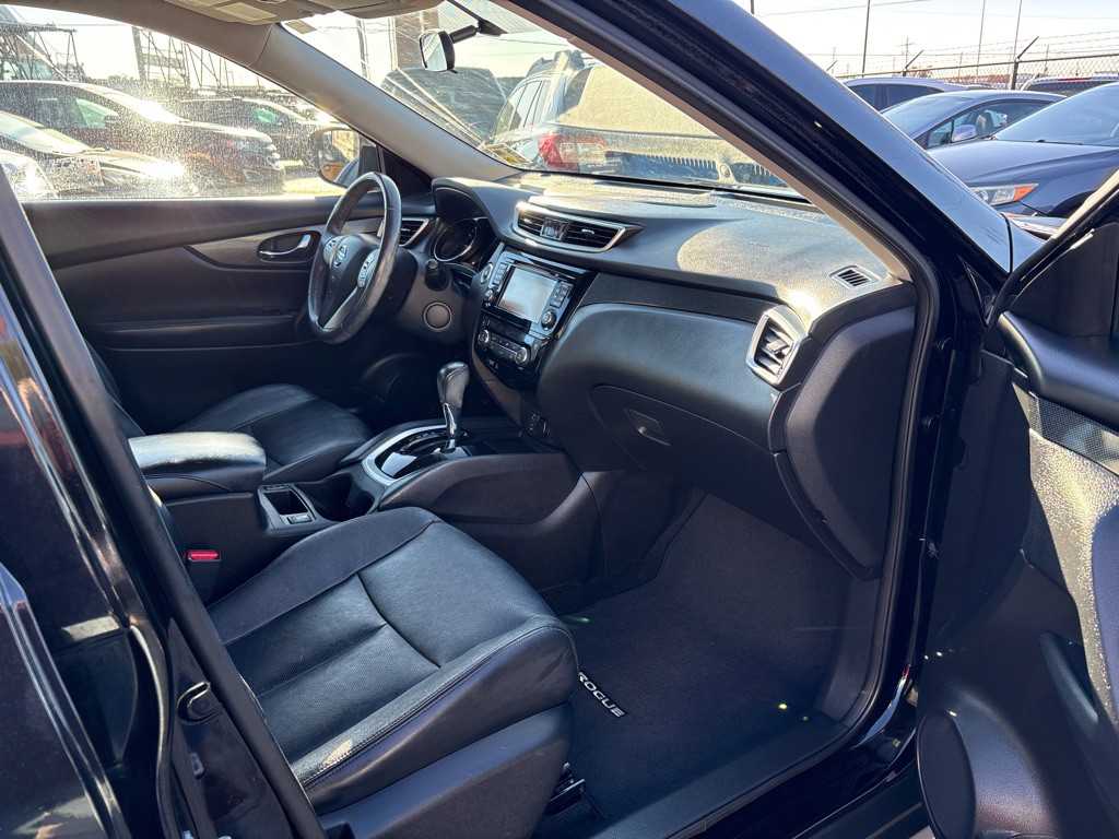 2014 Nissan Rogue Image 25