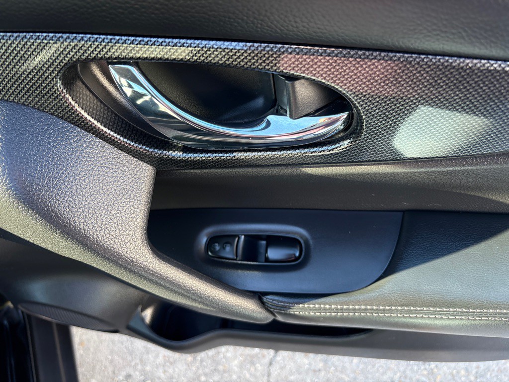 2014 Nissan Rogue Image 28