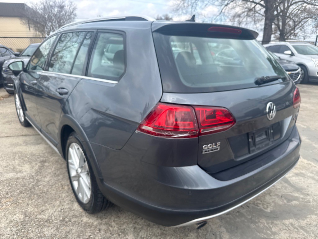 2017 Volkswagen Golf Image 8