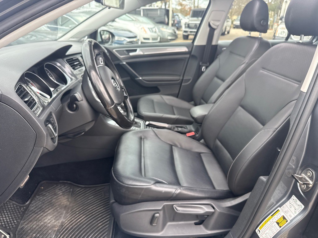 2017 Volkswagen Golf Image 10