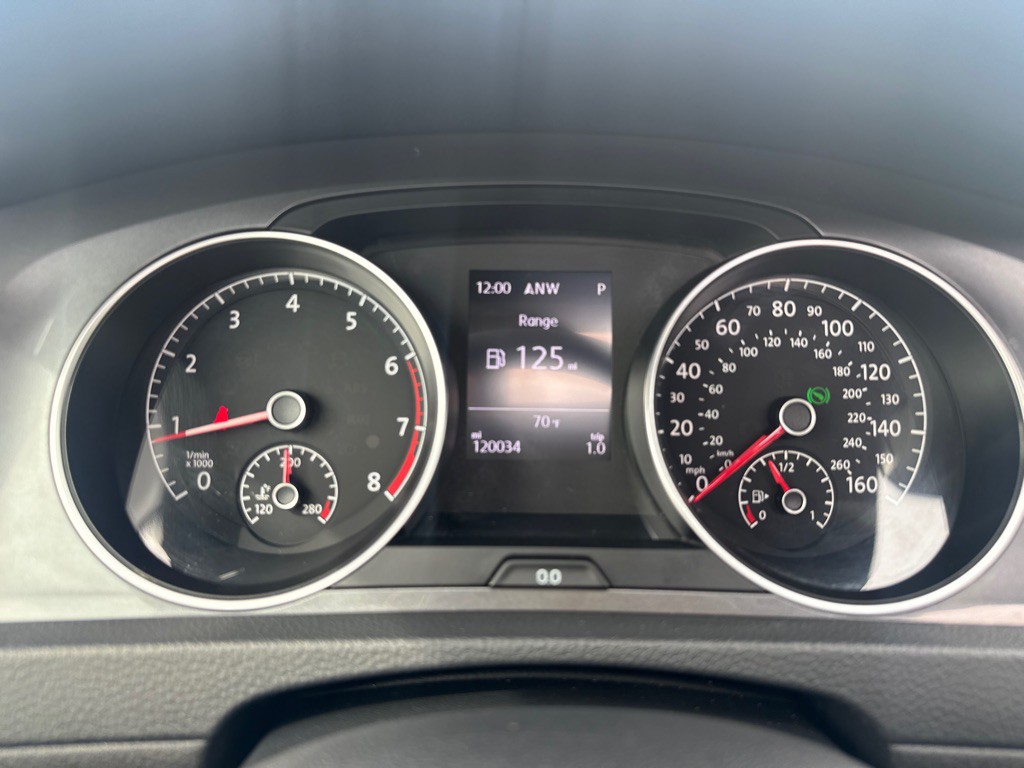 2017 Volkswagen Golf Image 19