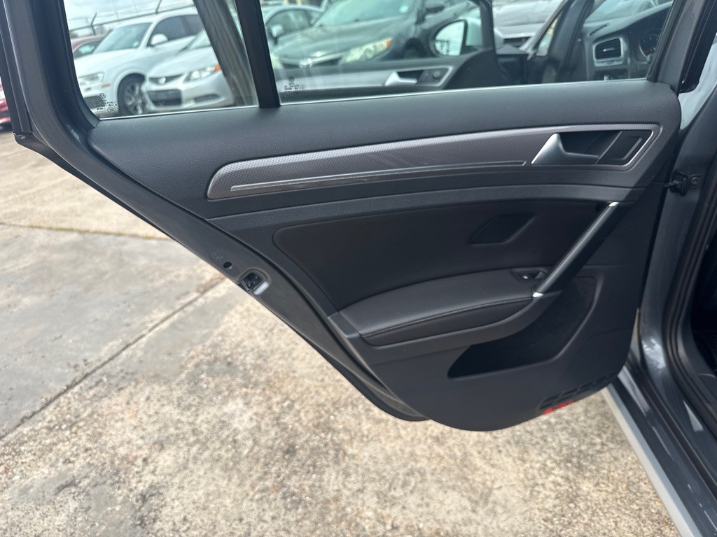 2017 Volkswagen Golf Image 23