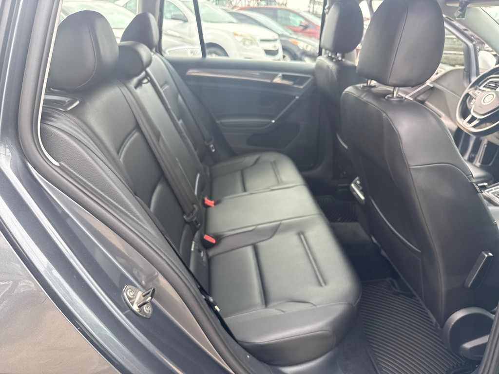 2017 Volkswagen Golf Image 26