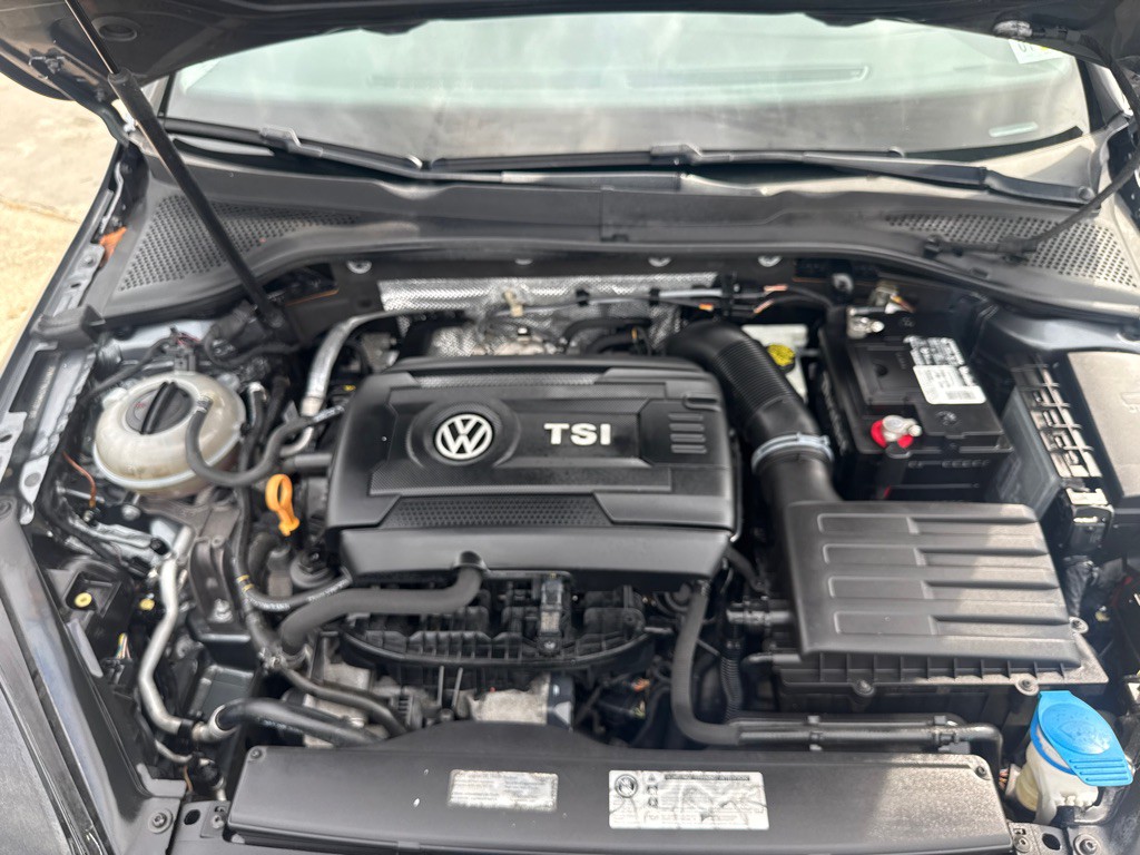 2017 Volkswagen Golf Image 35