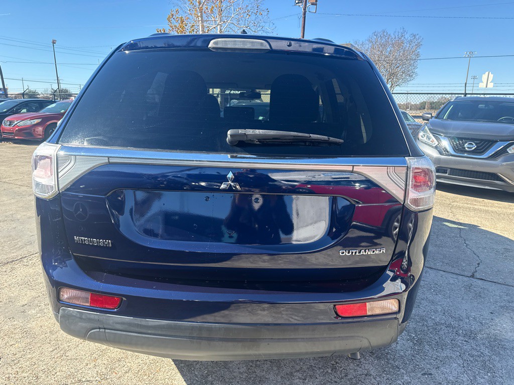 2014 Mitsubishi Outlander Image 6