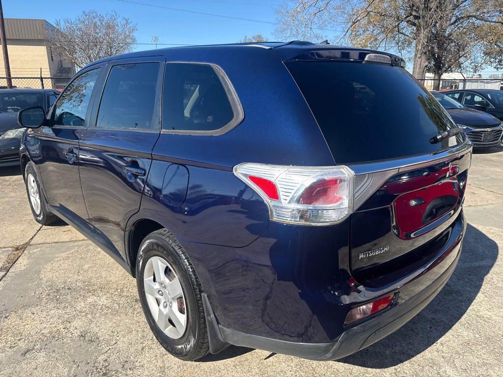 2014 Mitsubishi Outlander Image 7