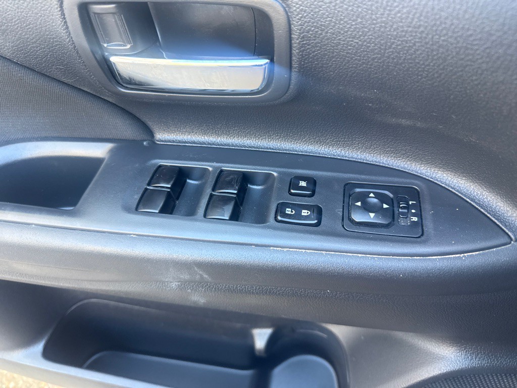 2014 Mitsubishi Outlander Image 18
