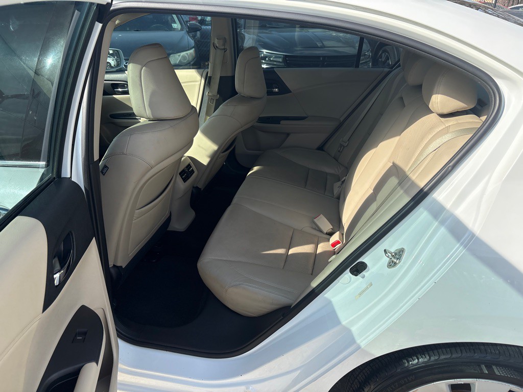 2014 Honda Accord Image 16