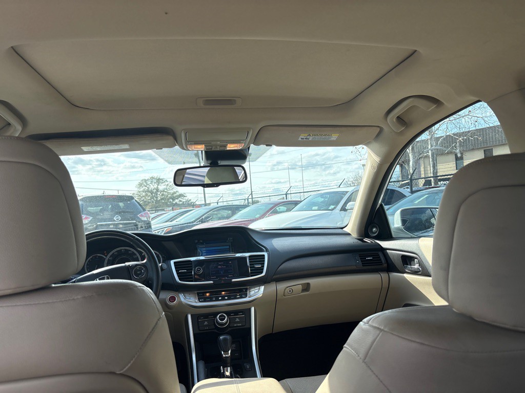 2014 Honda Accord Image 17