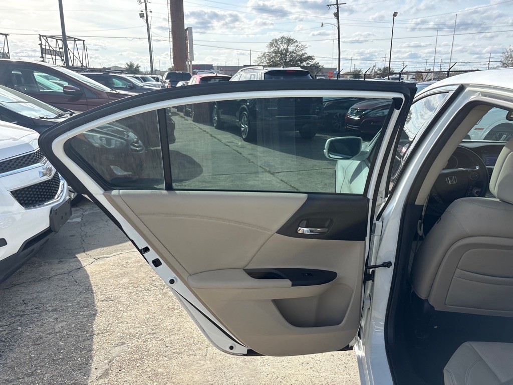 2014 Honda Accord Image 18