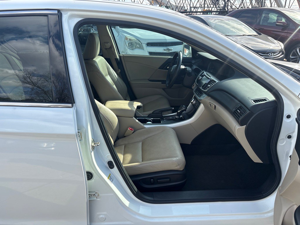 2014 Honda Accord Image 23