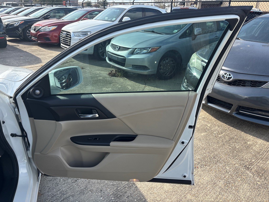 2014 Honda Accord Image 25