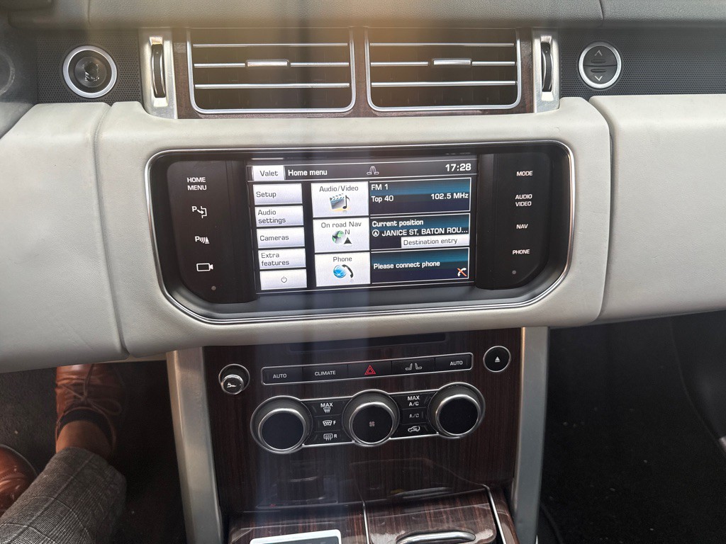 2014 Land Rover Range Rover Image 15