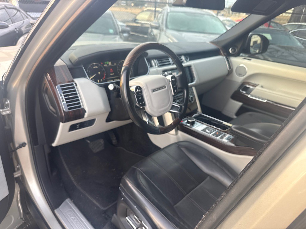 2014 Land Rover Range Rover Image 11
