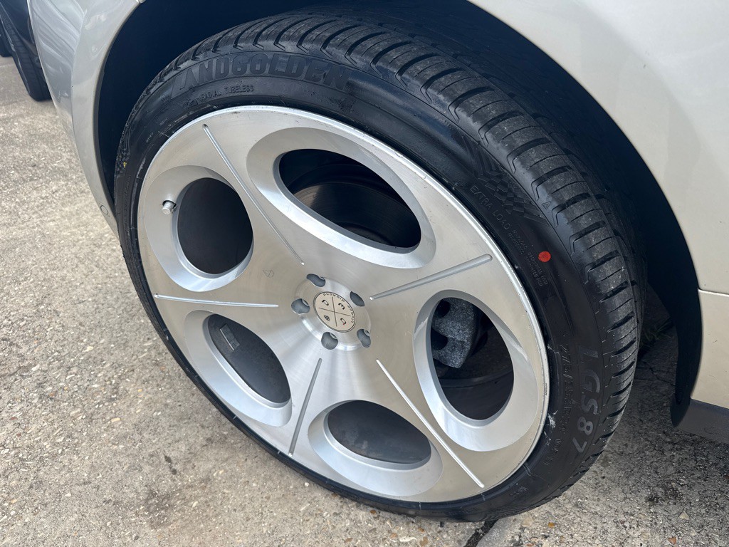 2014 Land Rover Range Rover Image 34