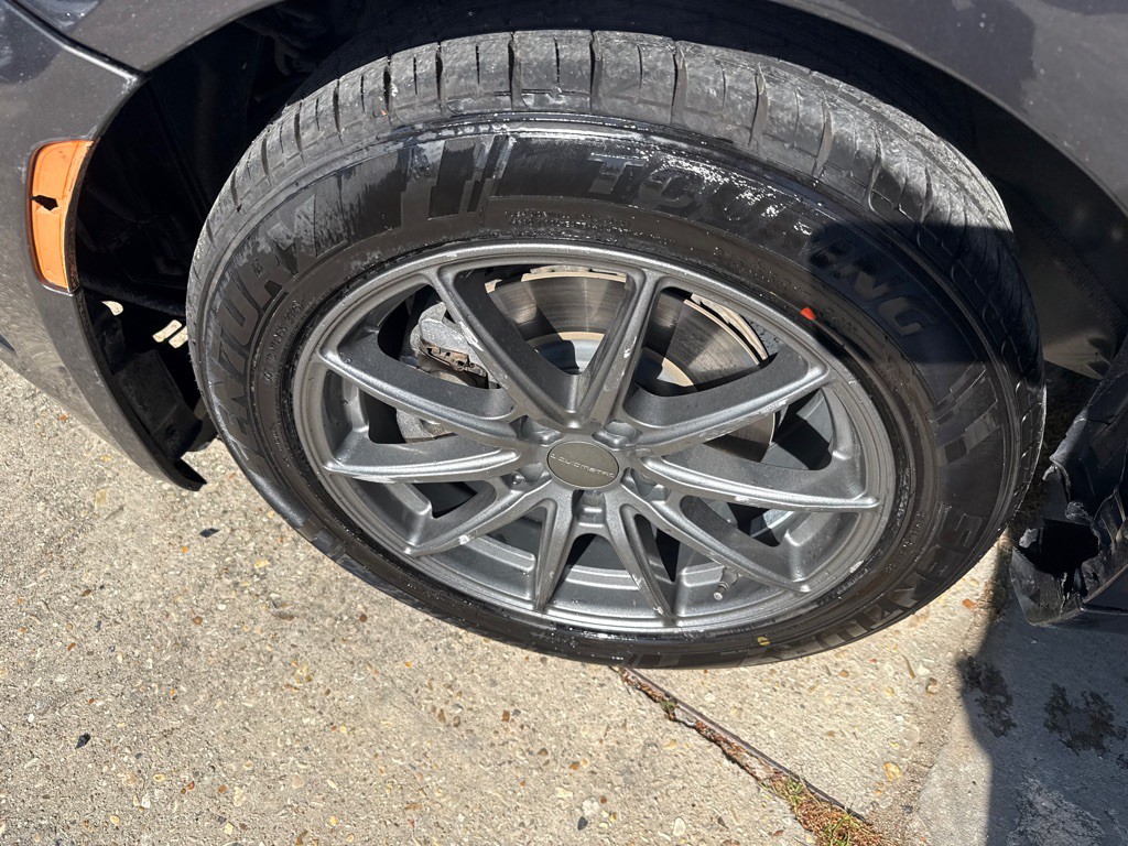 2017 Chrysler 200 Image 30