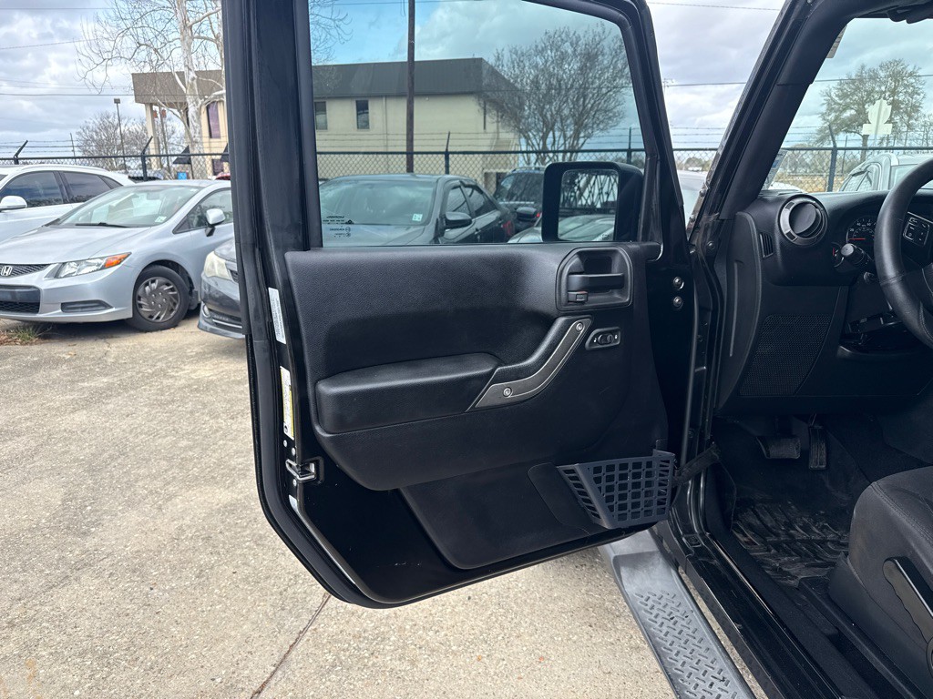 2015 Jeep Wrangler Image 13