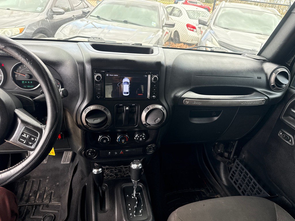 2015 Jeep Wrangler Image 14