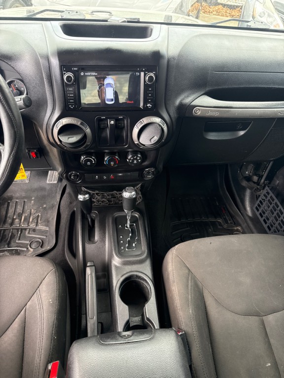 2015 Jeep Wrangler Image 15