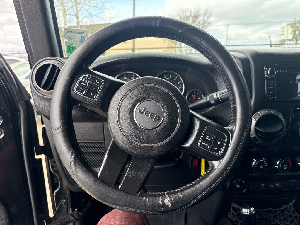 2015 Jeep Wrangler Image 16