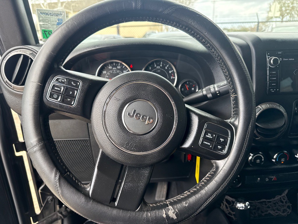 2015 Jeep Wrangler Image 18