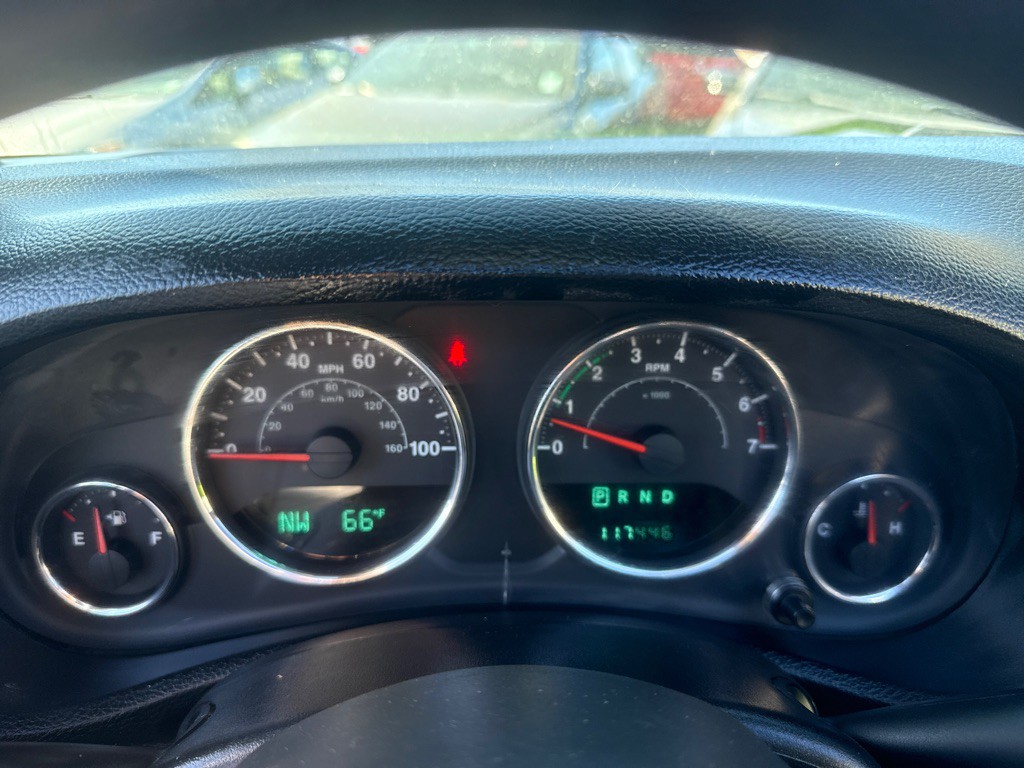 2012 Jeep Wrangler Image 21