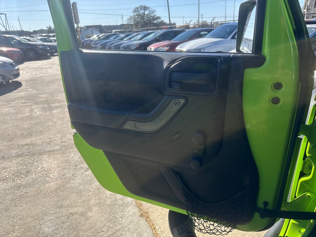 2012 Jeep Wrangler Image 22