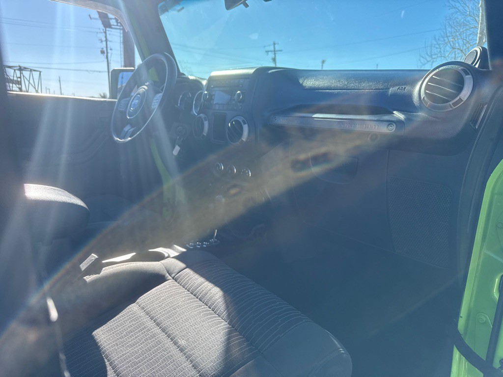 2012 Jeep Wrangler Image 23