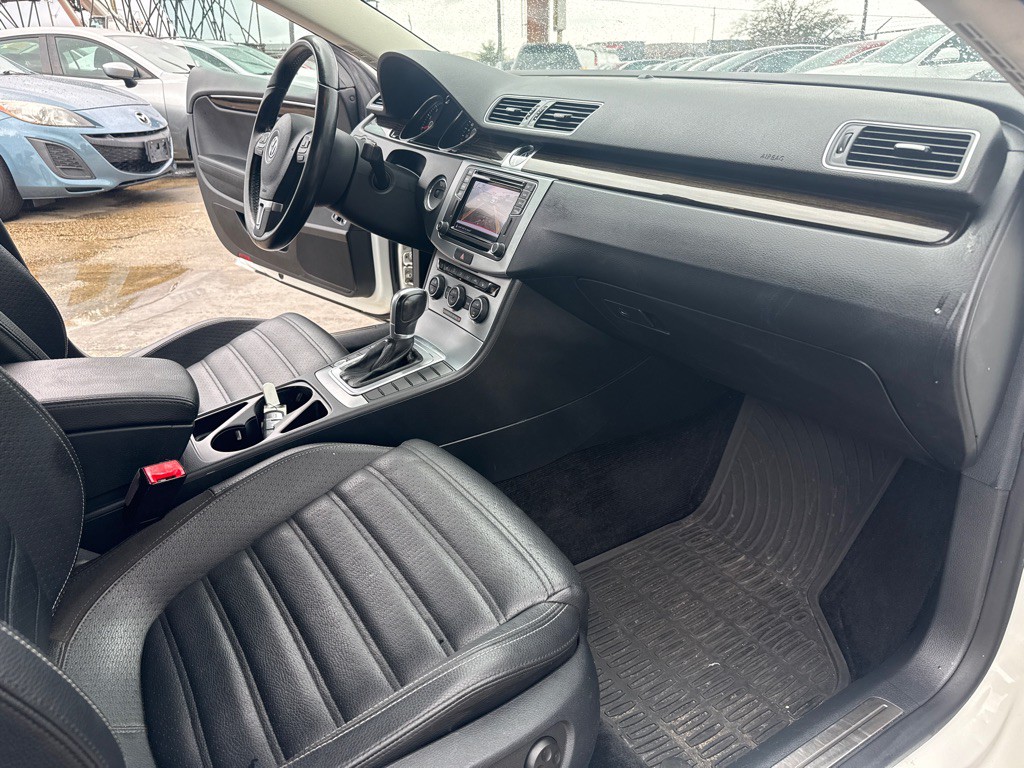 2017 Volkswagen CC Image 27