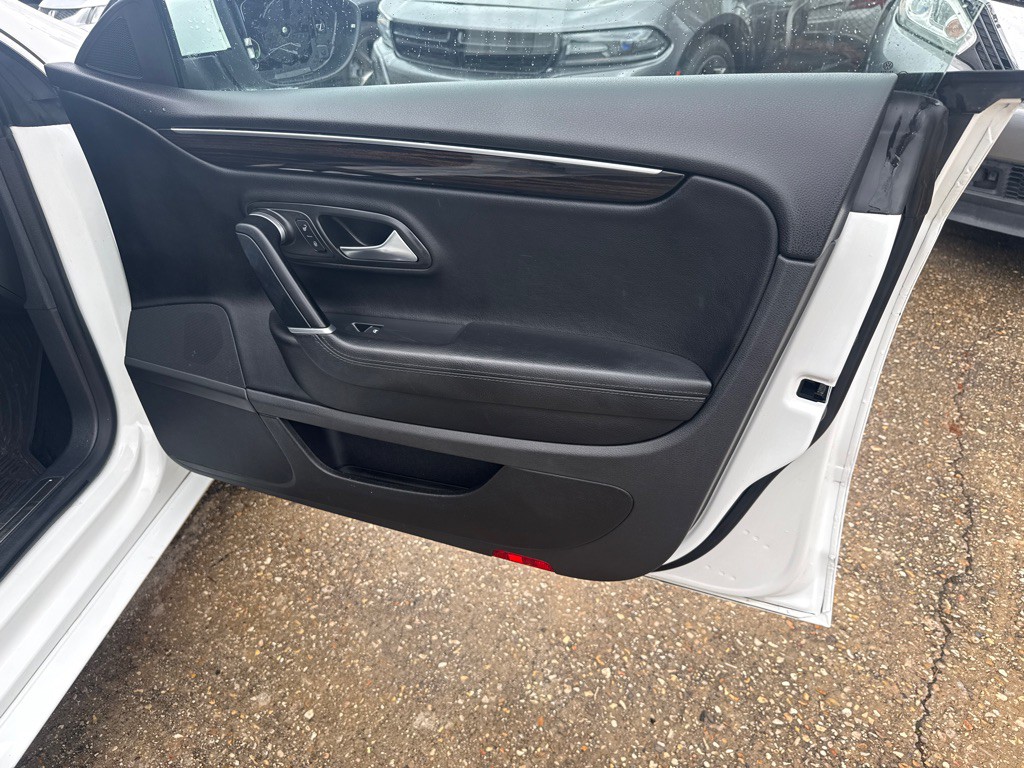 2017 Volkswagen CC Image 29