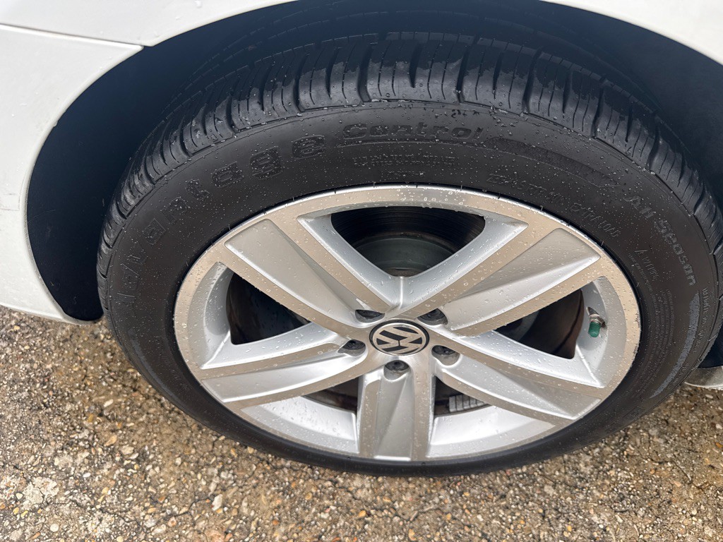 2017 Volkswagen CC Image 31