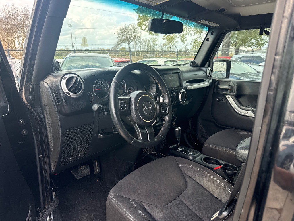 2013 Jeep Wrangler Unlimited Image 14