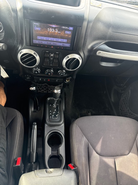 2013 Jeep Wrangler Unlimited Image 21