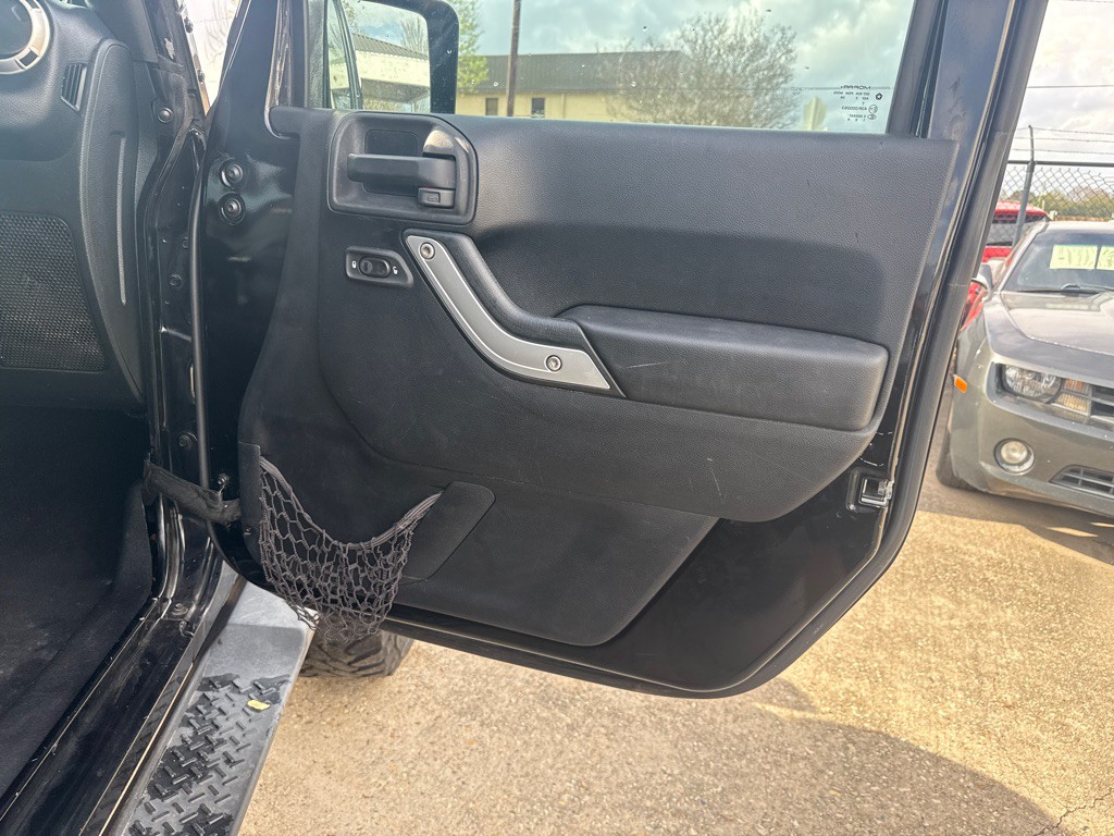 2013 Jeep Wrangler Unlimited Image 32