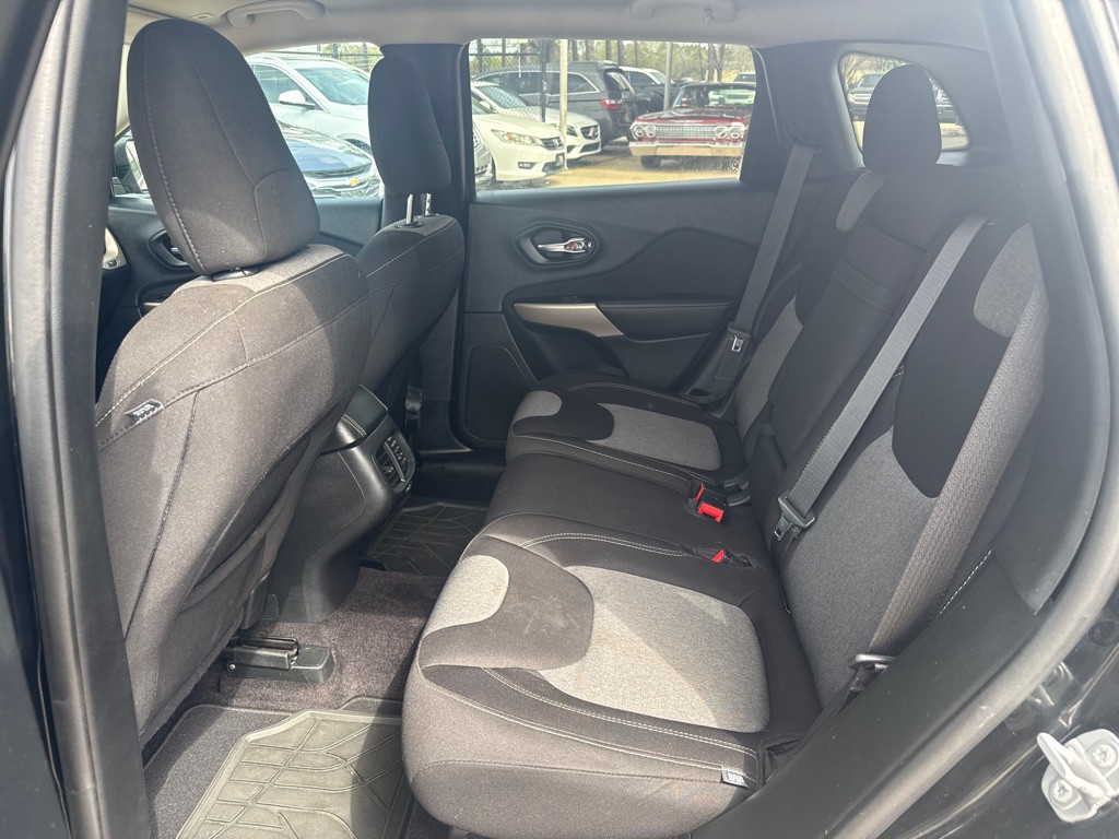 2018 Jeep Cherokee Image 11