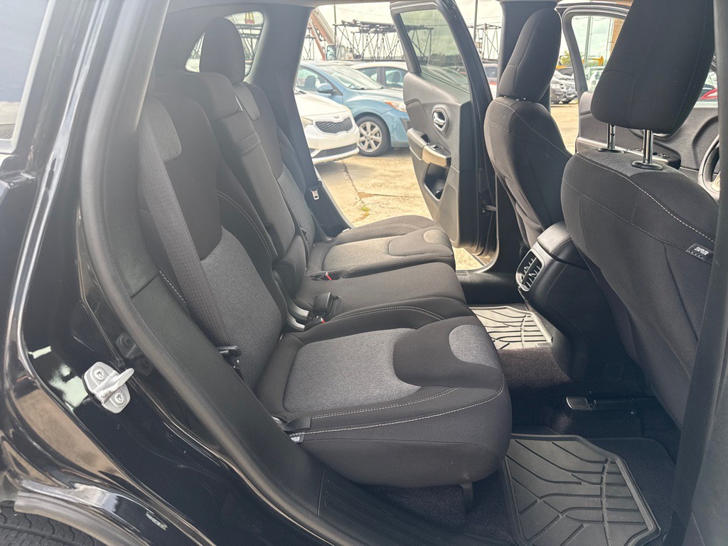 2018 Jeep Cherokee Image 14