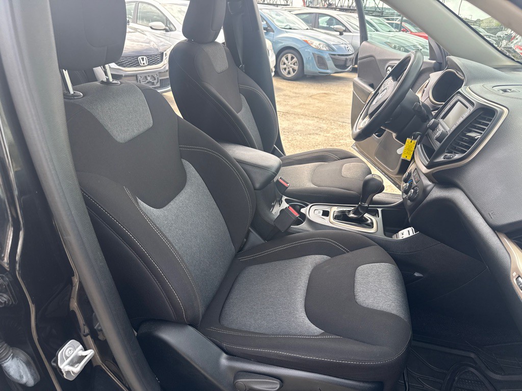 2018 Jeep Cherokee Image 17