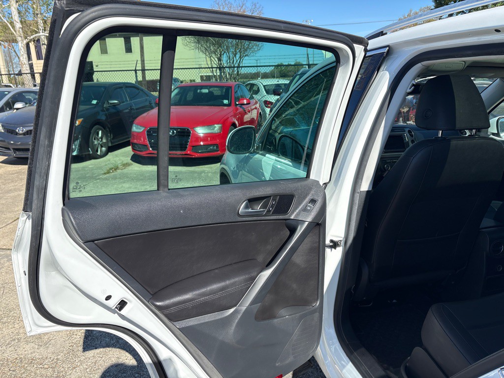 2017 Volkswagen Tiguan Image 18