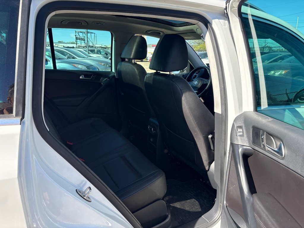 2017 Volkswagen Tiguan Image 21