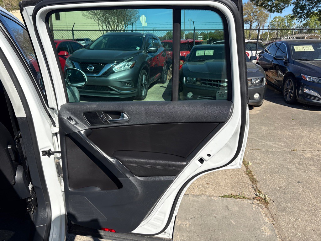 2017 Volkswagen Tiguan Image 22