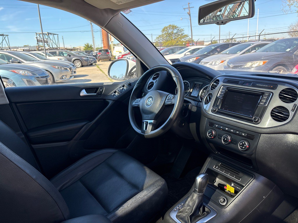 2017 Volkswagen Tiguan Image 25