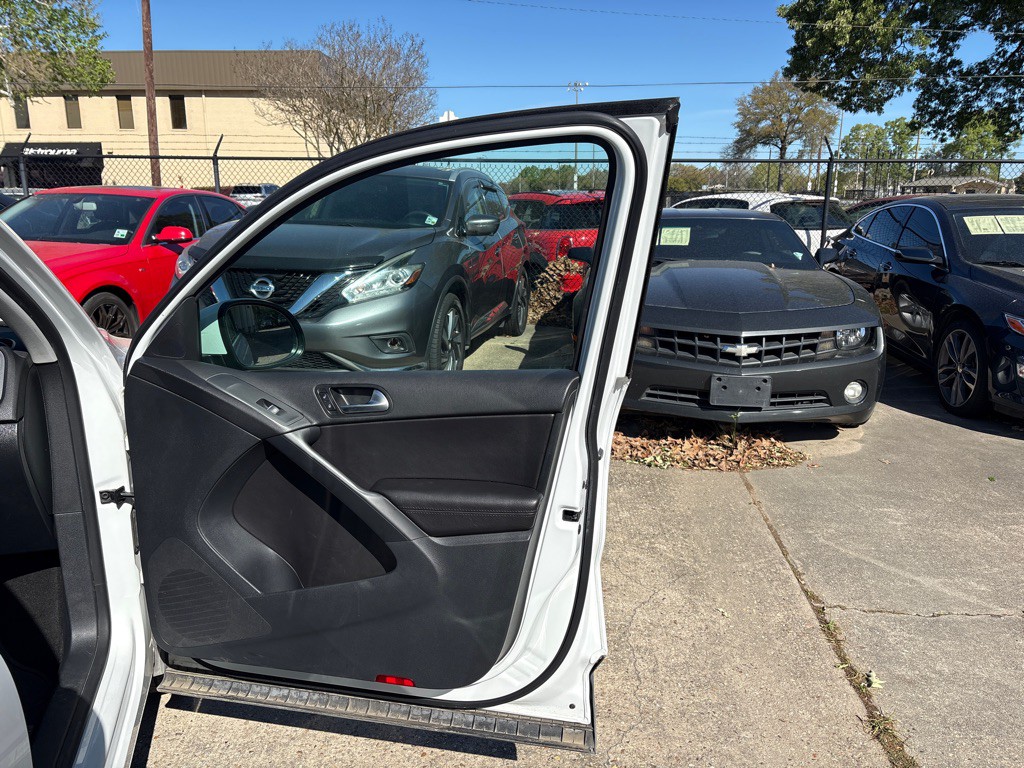 2017 Volkswagen Tiguan Image 26