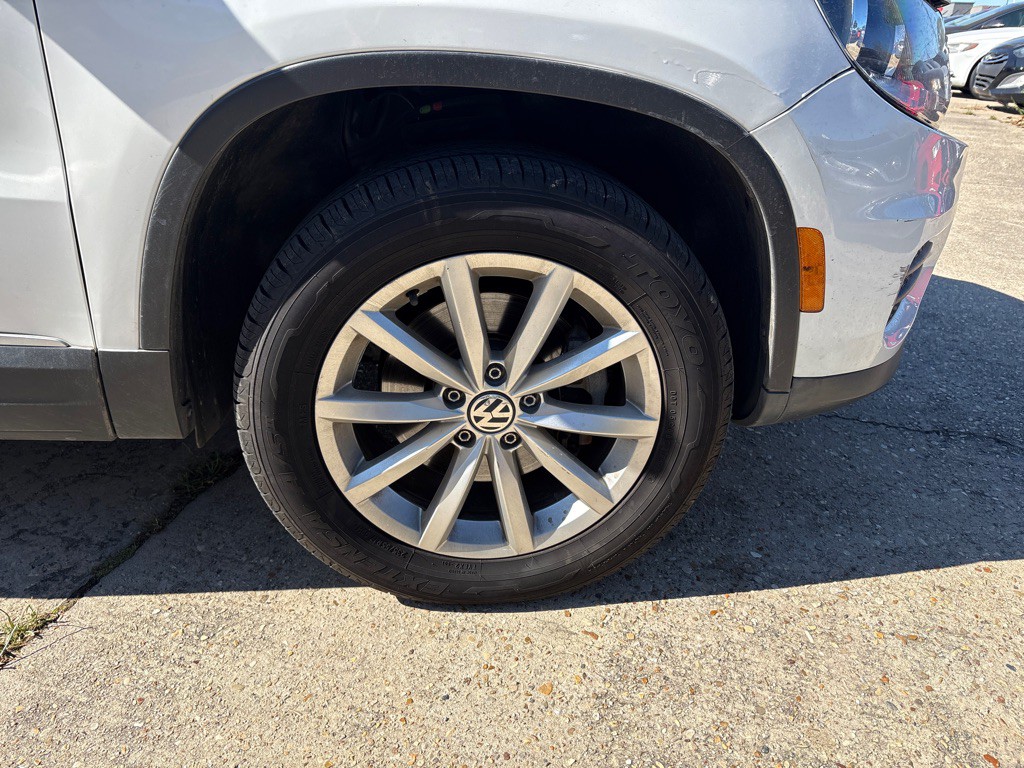 2017 Volkswagen Tiguan Image 28