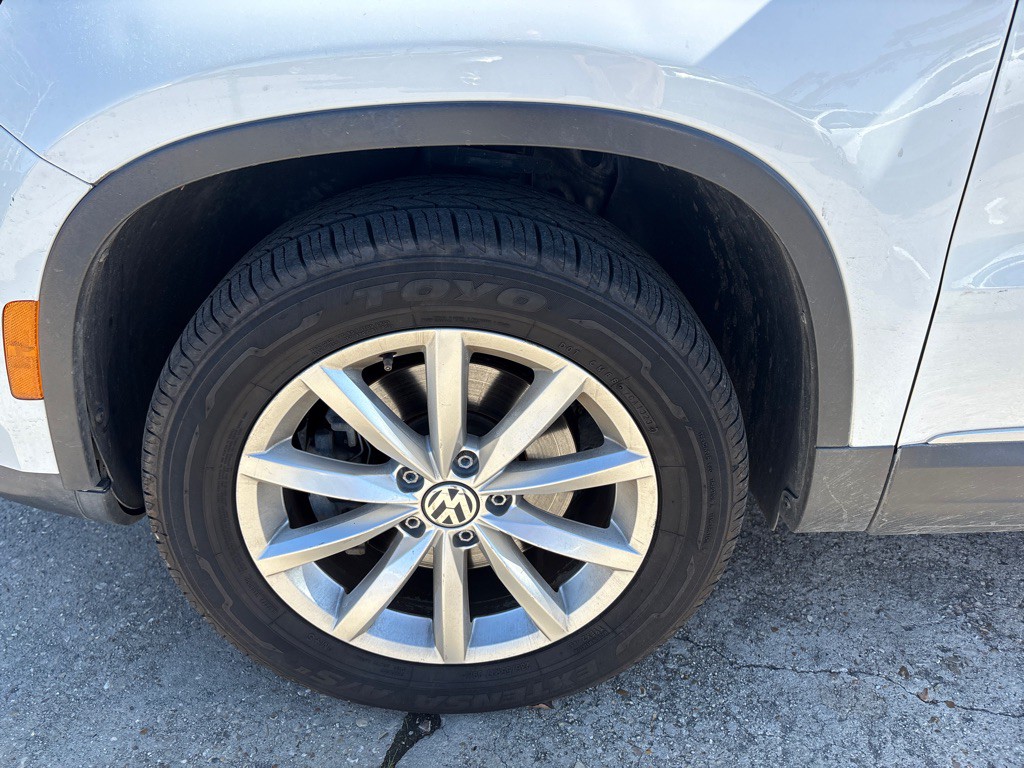 2017 Volkswagen Tiguan Image 34