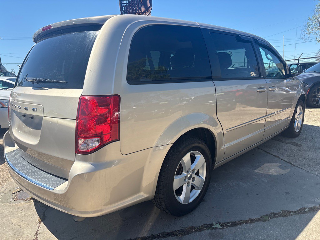 2013 Dodge Grand Caravan Image 5