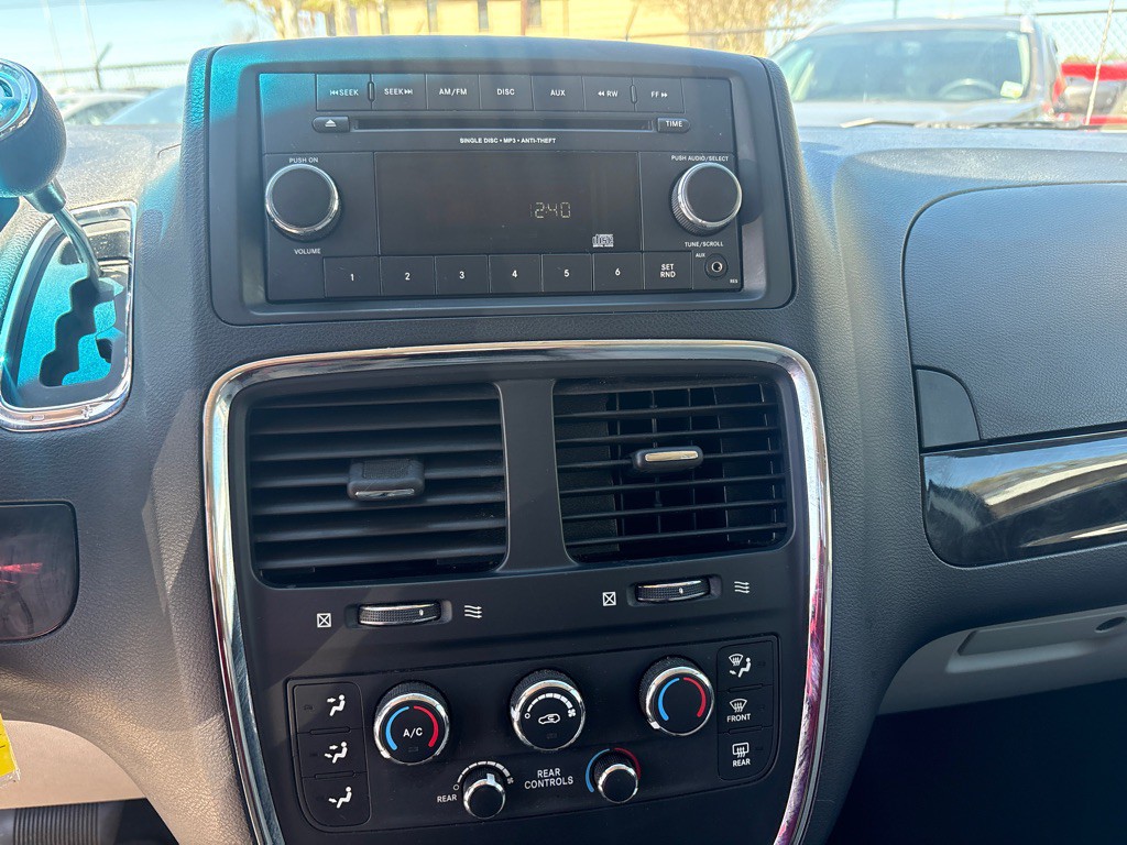 2013 Dodge Grand Caravan Image 11