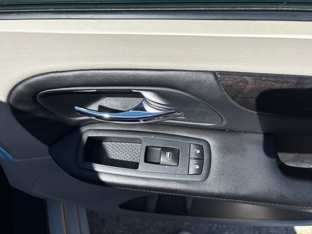 2013 Dodge Grand Caravan Image 25